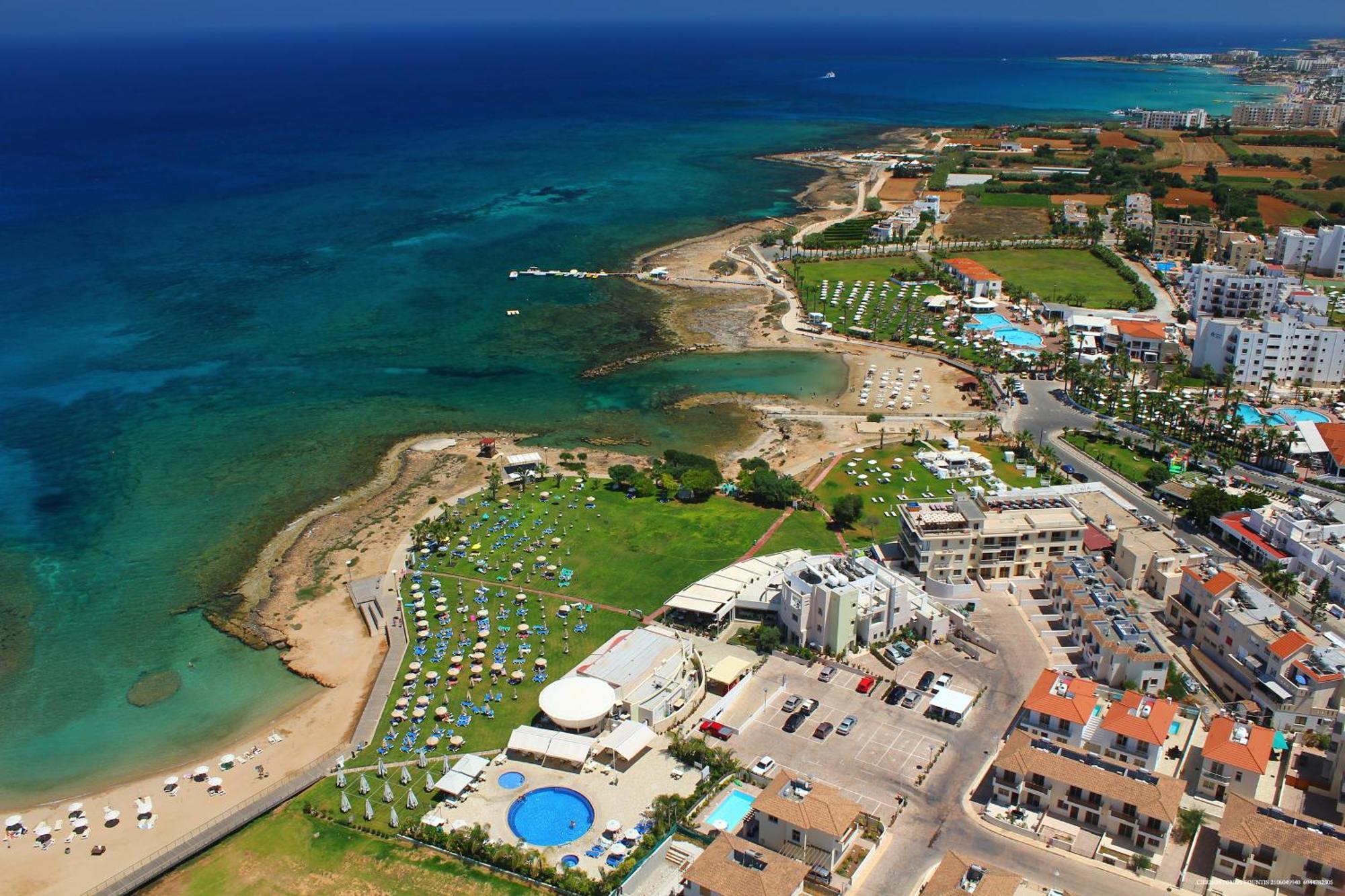 פרוטאראס Polyxenia Isaak Luxury Villas And Apartments מראה חיצוני תמונה