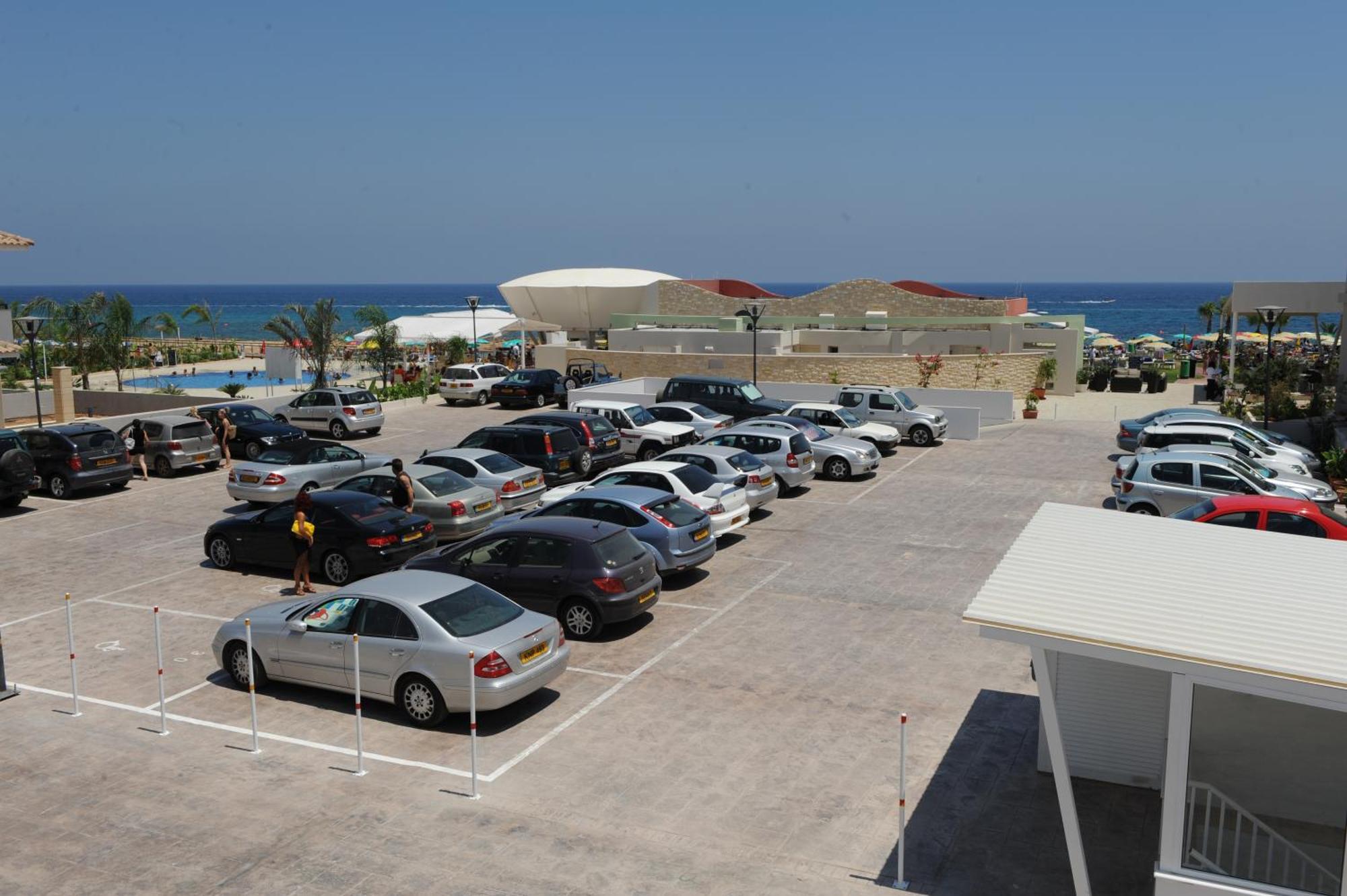 פרוטאראס Polyxenia Isaak Luxury Villas And Apartments מראה חיצוני תמונה