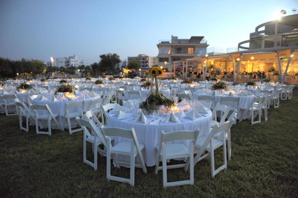 פרוטאראס Polyxenia Isaak Luxury Villas And Apartments מראה חיצוני תמונה